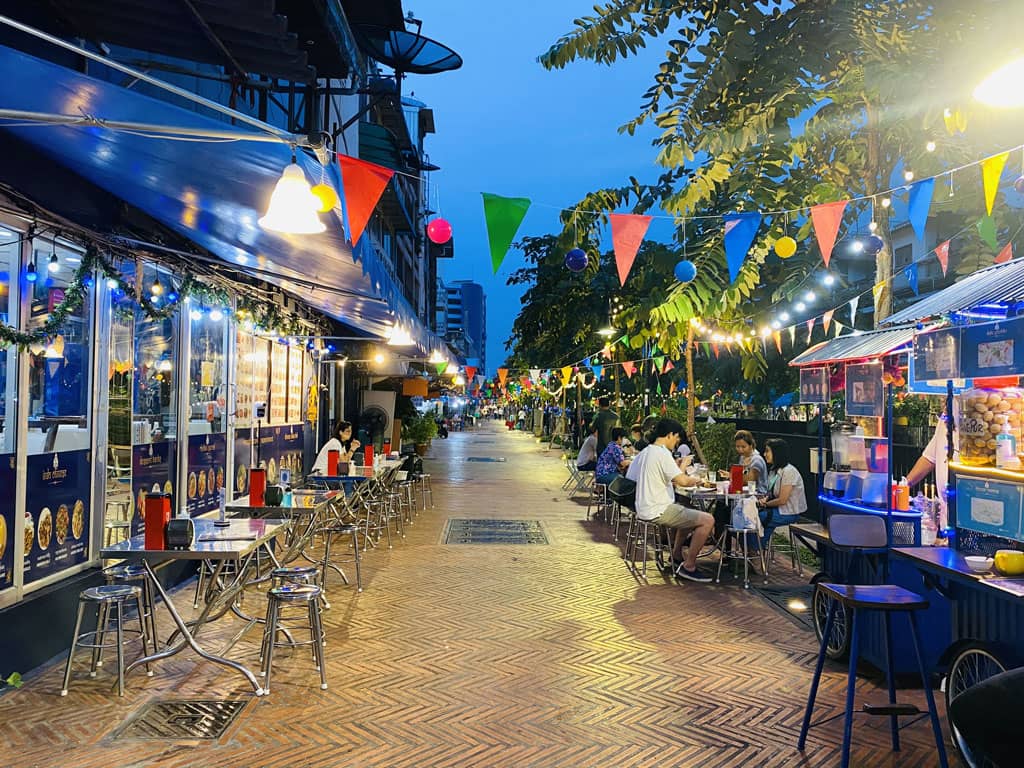 About Mama Restaurant