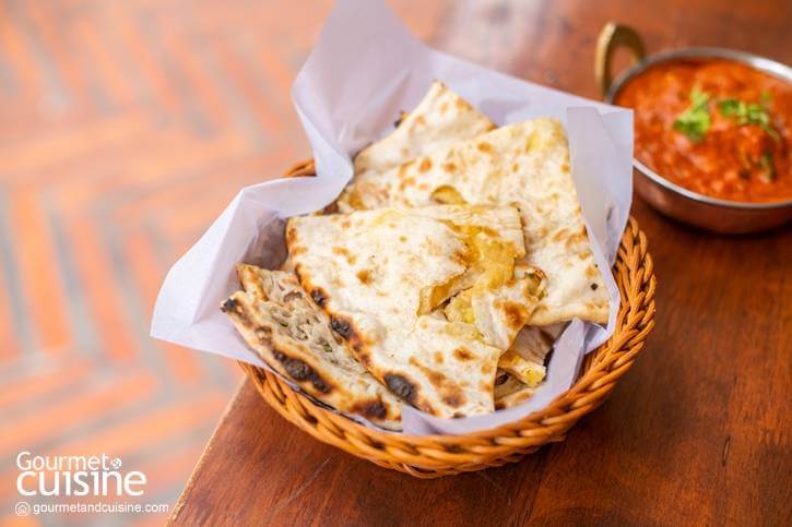 Naan at mama restaurant - cr. Gourmet & cuisine